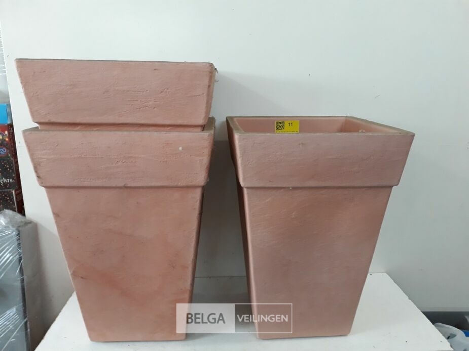 3 x Bloempot vierkant 40x40 cm H 55 cm – foto 3 – kavel bij Belga Veilingen, Oudsbergen