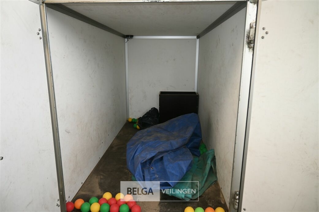 Gesloten aanhangwagen SARIS – foto 9 – kavel bij Belga Veilingen