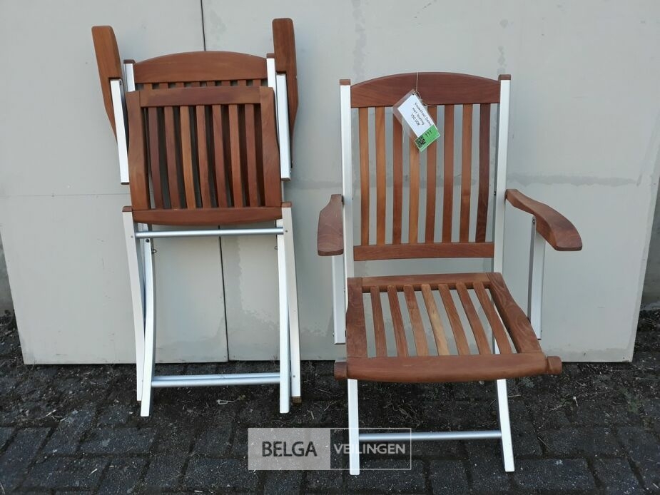 2 x Tuinstoel opklapbaar aluminium/teak met leuning – foto 2 – kavel bij Belga Veilingen, Oudsbergen