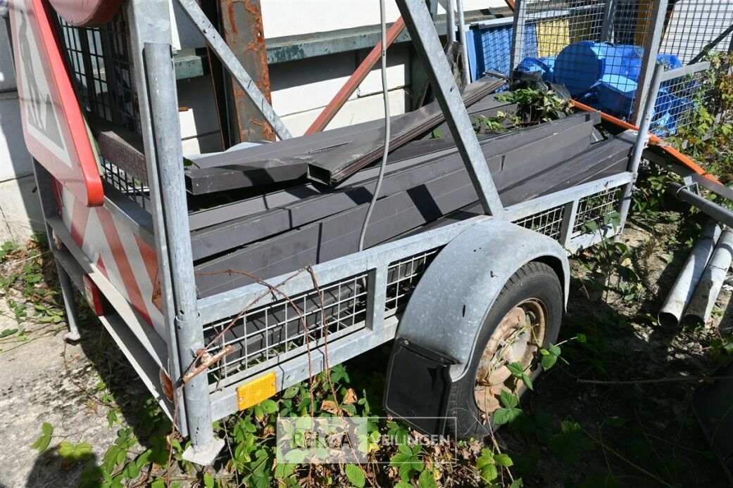 Signalisatie-aanhangwagen – foto 4 – kavel bij Belga Veilingen