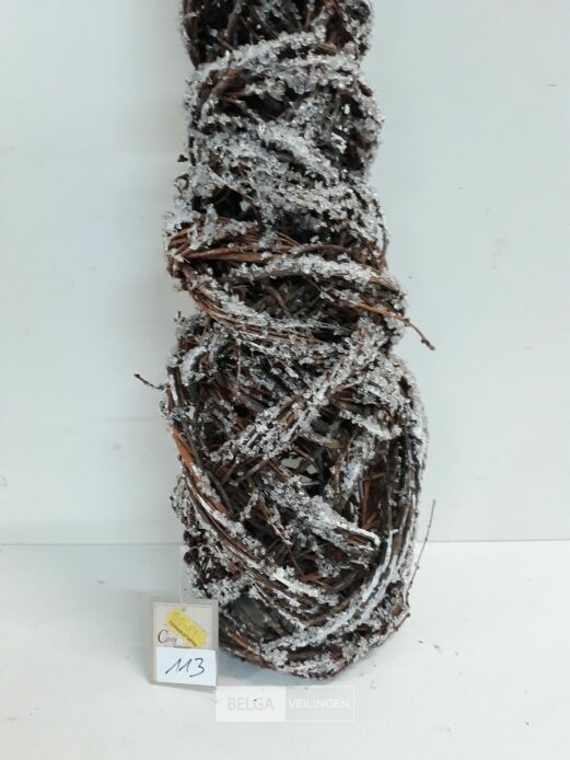1 x kerstkegel 60 cm uit takken – foto 3 – kavel bij Belga Veilingen, Oudsbergen