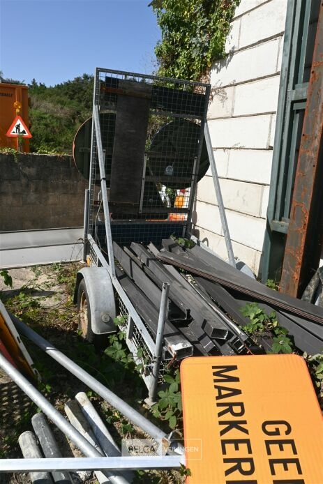 Signalisatie-aanhangwagen – foto 5 – kavel bij Belga Veilingen