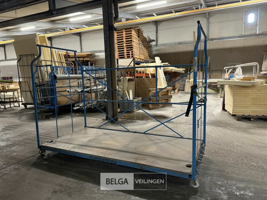 Grote meubelkar – foto 3 – kavel bij Belga Veilingen, Lummen