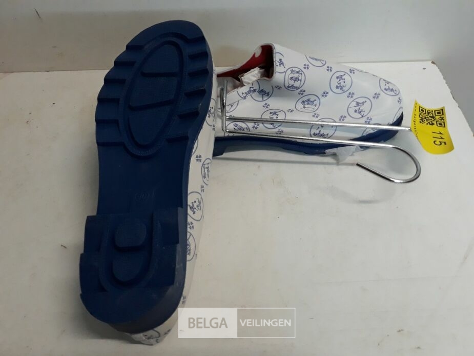 1 x Tuinschoen pvc 40 wit/blauw – foto 3 – kavel bij Belga Veilingen, Oudsbergen