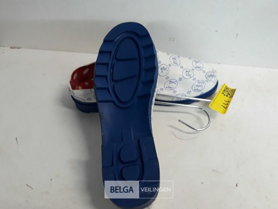 1 x Tuinschoen pvc 42 wit/blauw – foto 3 – kavel bij Belga Veilingen, Oudsbergen