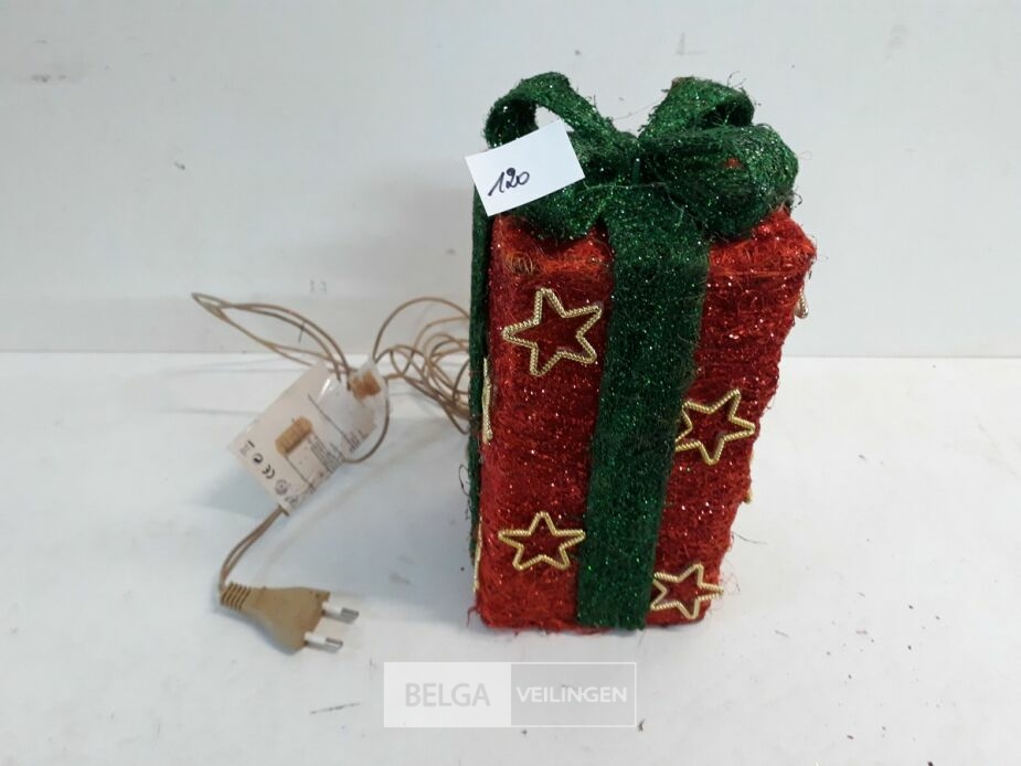 1 x Kerstpakje met verlichting rood – foto 2 – kavel bij Belga Veilingen, Oudsbergen