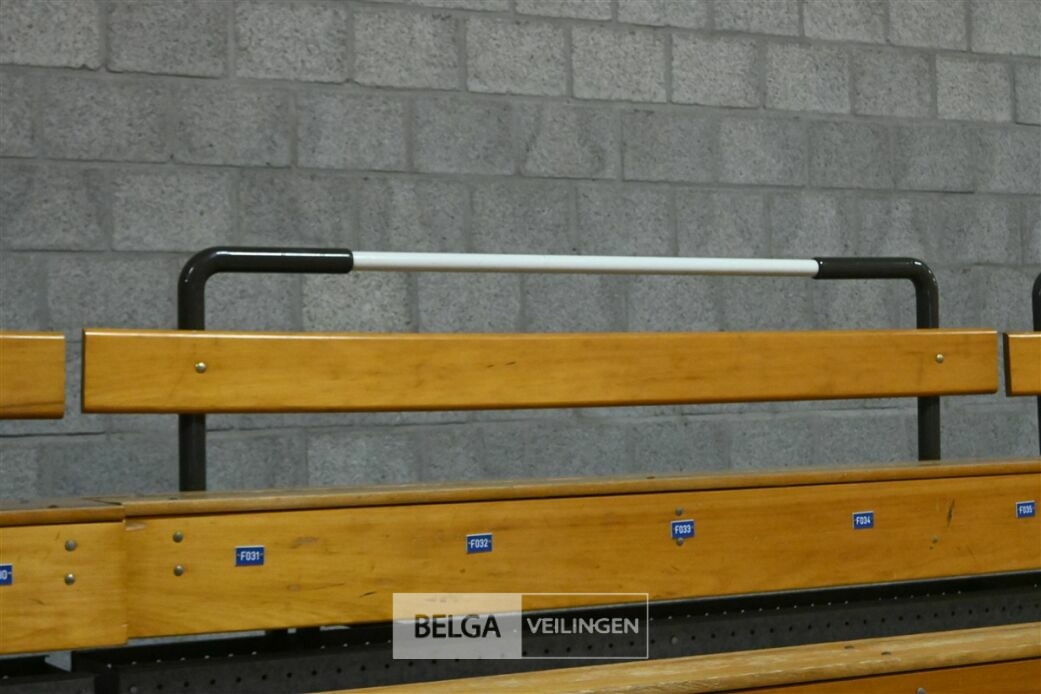 Mobiele inschuifbare zittribune – foto 8 – kavel bij Belga Veilingen