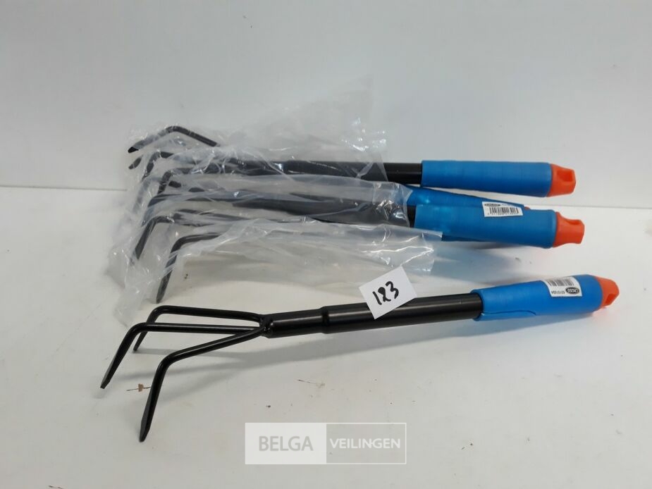 3 x Hand cultivator met 3 tanden – foto 2 – kavel bij Belga Veilingen, Oudsbergen