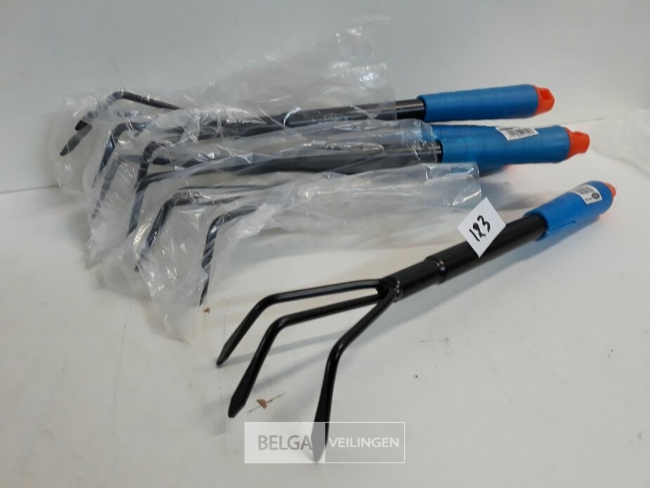3 x Hand cultivator met 3 tanden – foto 3 – kavel bij Belga Veilingen, Oudsbergen