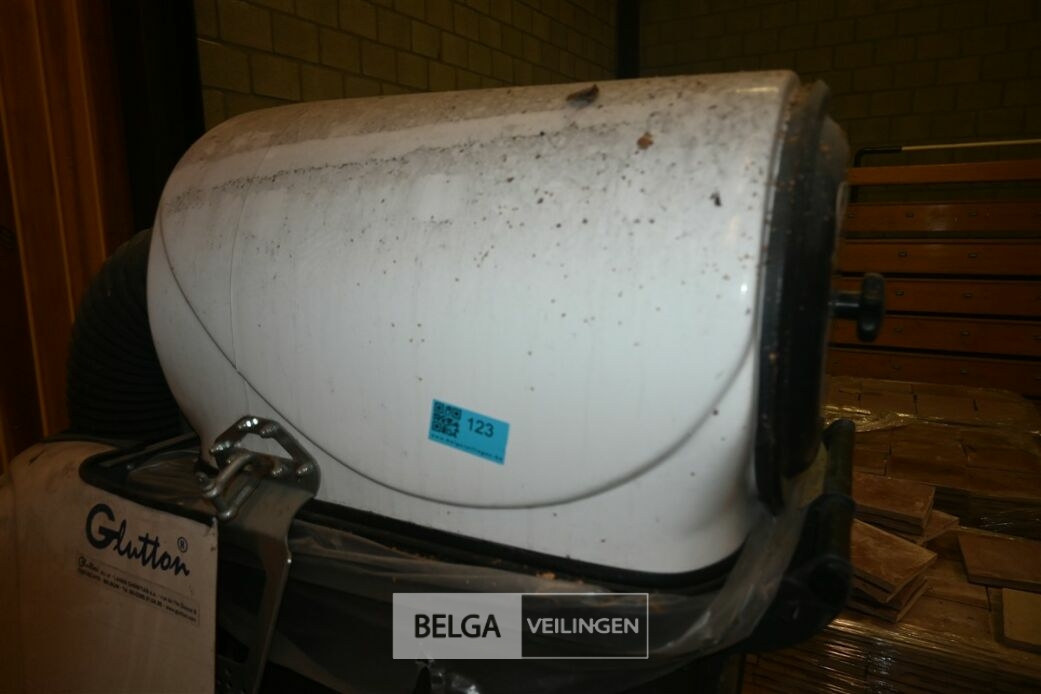 Glutton stofzuiger – foto 5 – kavel bij Belga Veilingen