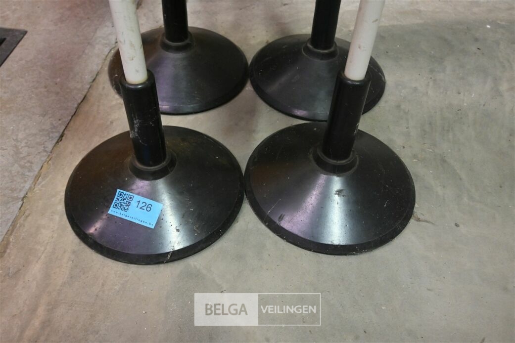 ± 4x Cornervlaggen – foto 4 – kavel bij Belga Veilingen