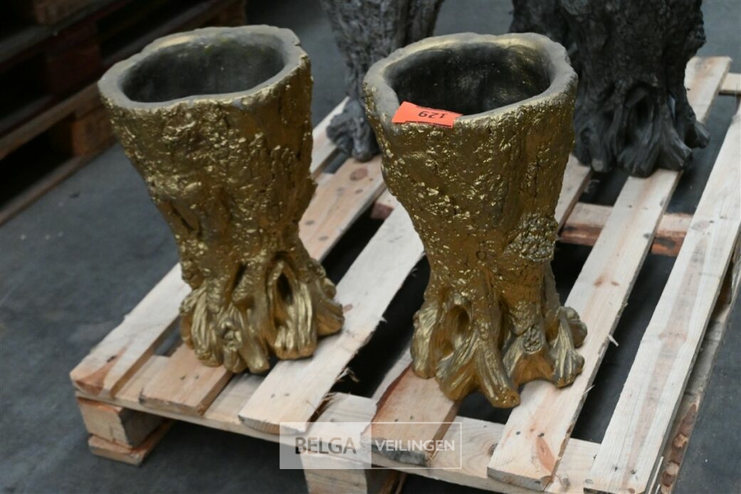 ± 2 Gouden bloempotten – foto 2 – kavel bij Belga Veilingen, Lummen