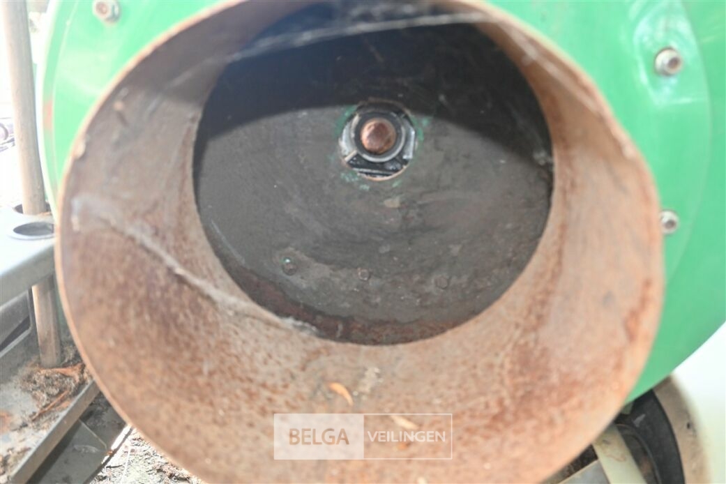 Olielekbak – foto 6 – kavel bij Belga Veilingen