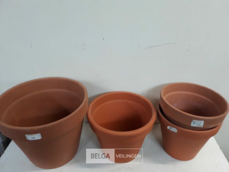 4 x Terracotta bloempot mix – foto 4 – kavel bij Belga Veilingen, Oudsbergen
