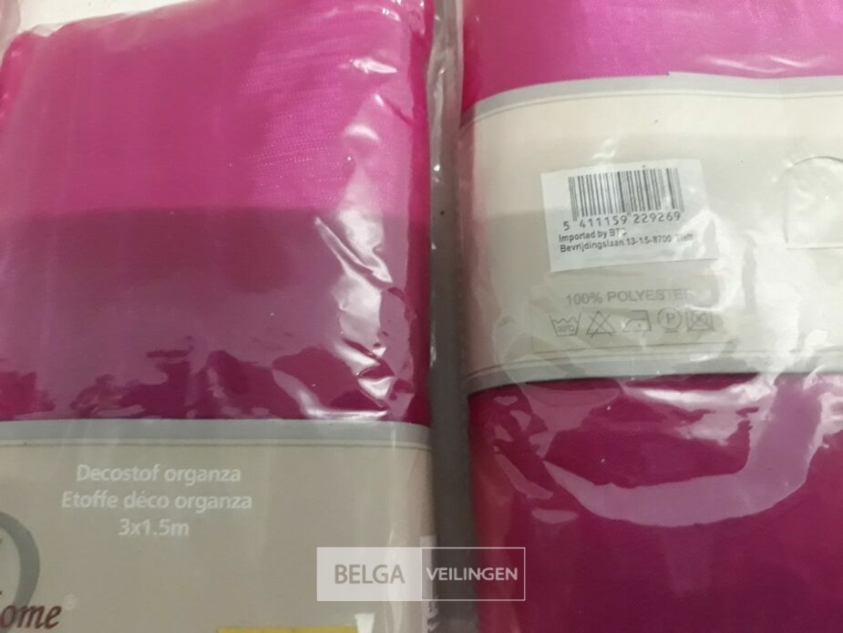 3 x Decostof roze 3x1,5M – foto 3 – kavel bij Belga Veilingen, Oudsbergen