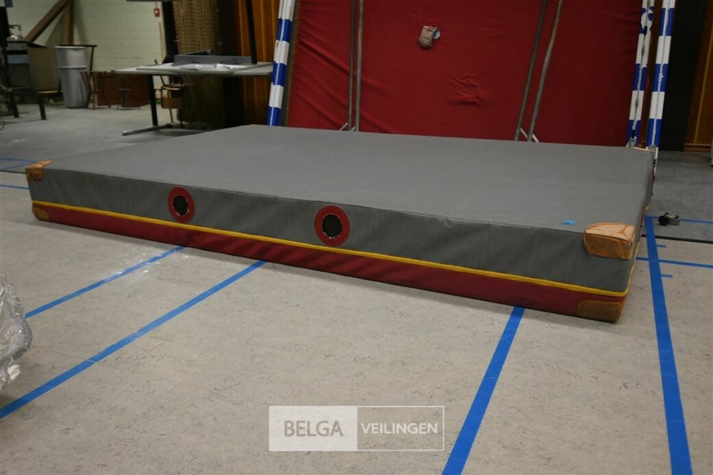 1x Dikke turnmat – foto 3 – kavel bij Belga Veilingen