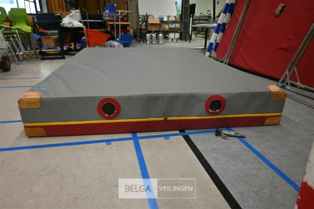 1x Dikke turnmat – foto 4 – kavel bij Belga Veilingen
