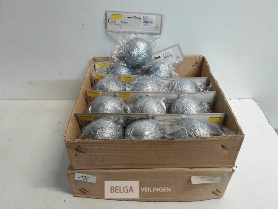 24 x Kerstbal zilver – foto 2 – kavel bij Belga Veilingen, Oudsbergen