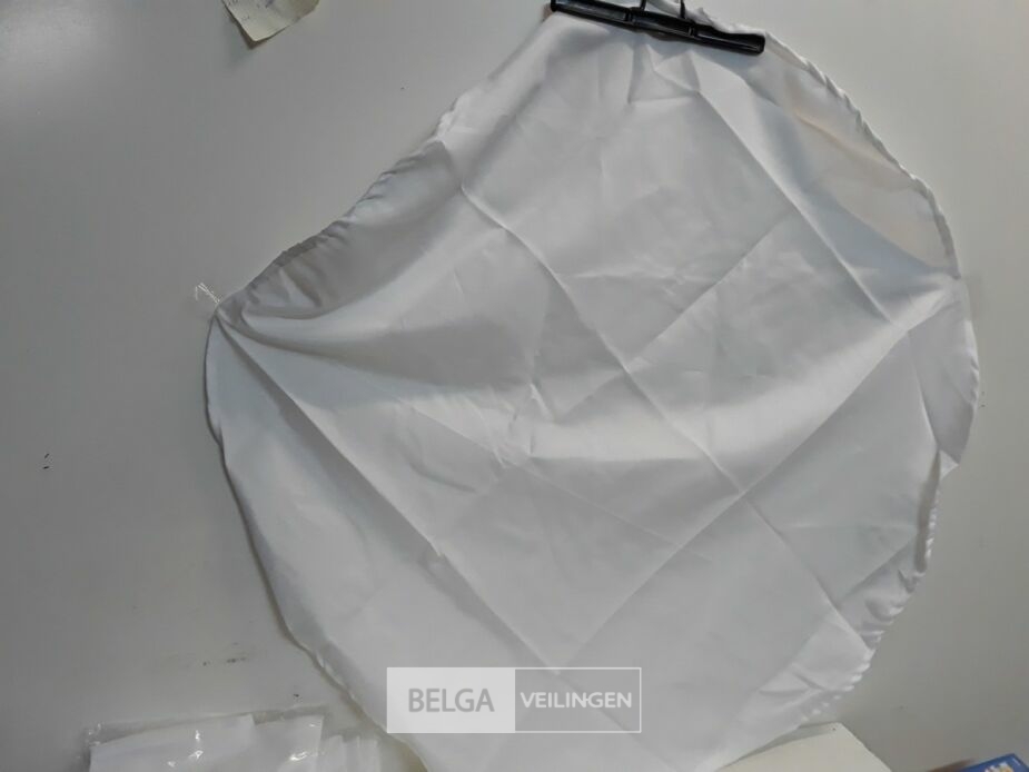 12 x Tafellaken 95 cm voor statafel – foto 3 – kavel bij Belga Veilingen, Oudsbergen