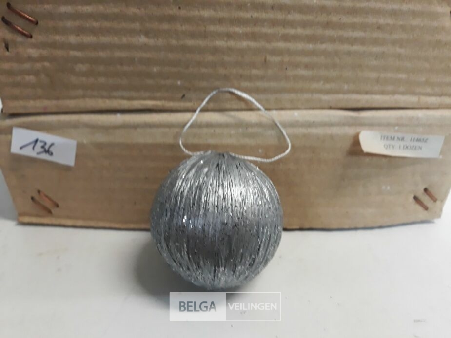 24 x Kerstbal zilver – foto 3 – kavel bij Belga Veilingen, Oudsbergen