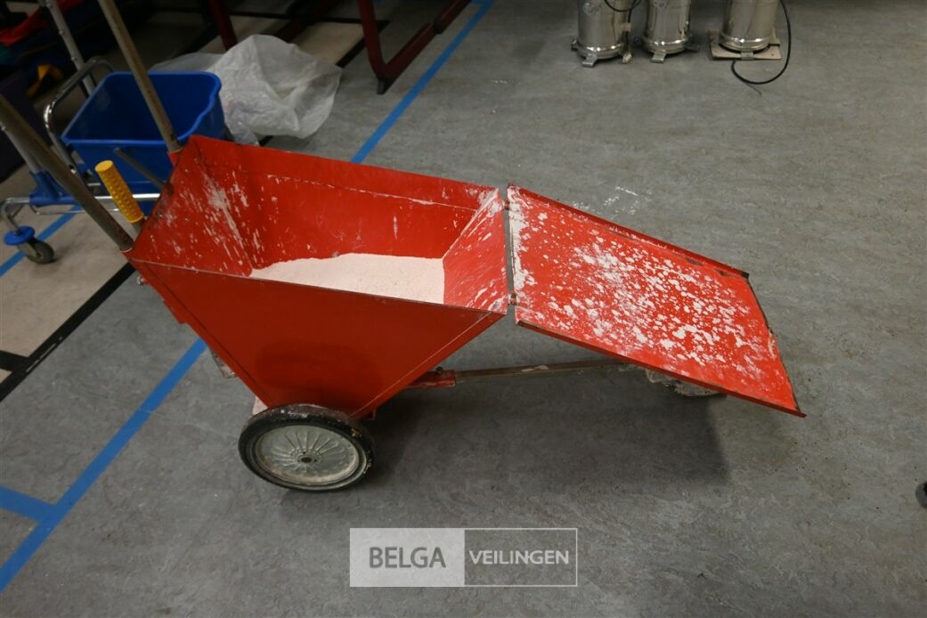 Krijtkar – foto 6 – kavel bij Belga Veilingen