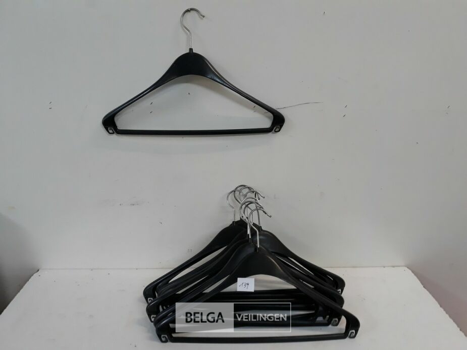 10 x Kleerhanger pvc zwaar model gebruikt – foto 3 – kavel bij Belga Veilingen, Oudsbergen