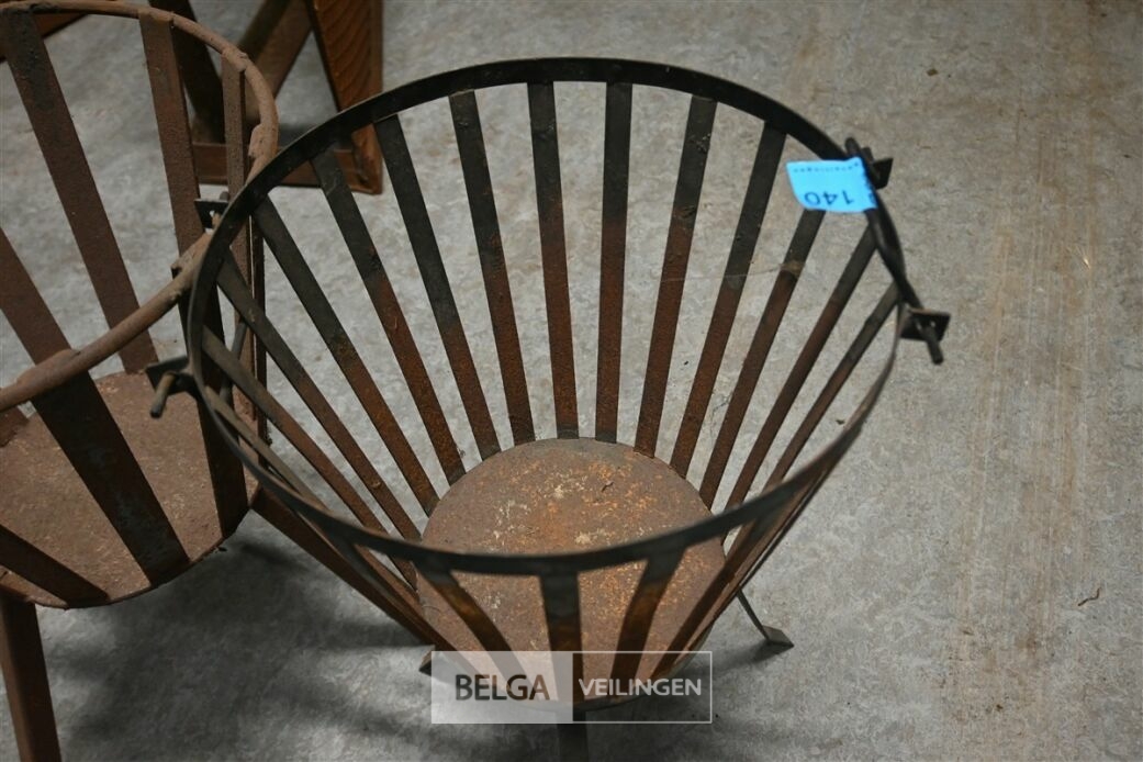 2x Vuurkorf – foto 4 – kavel bij Belga Veilingen