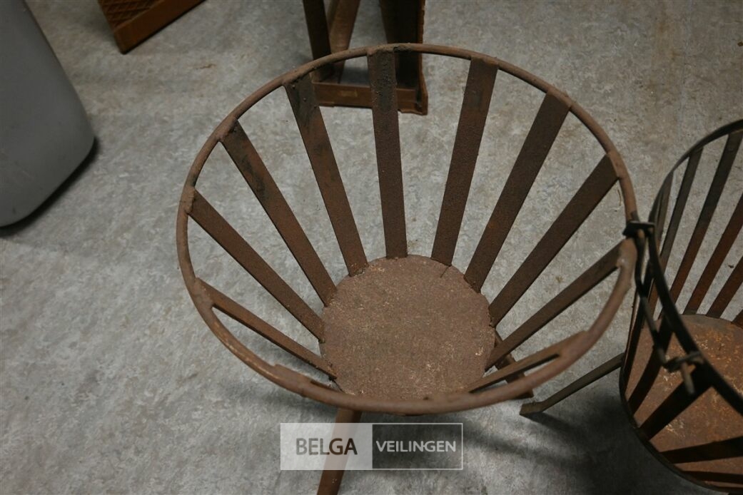 2x Vuurkorf – foto 6 – kavel bij Belga Veilingen