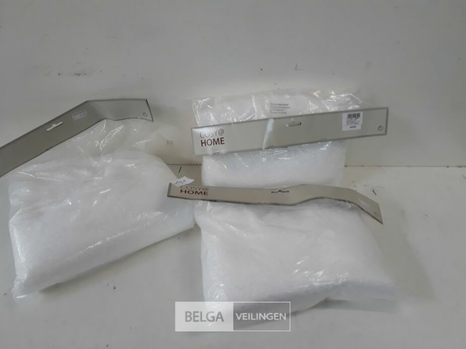 3 x Strooisneeuw in zak 450 gram – foto 2 – kavel bij Belga Veilingen, Oudsbergen