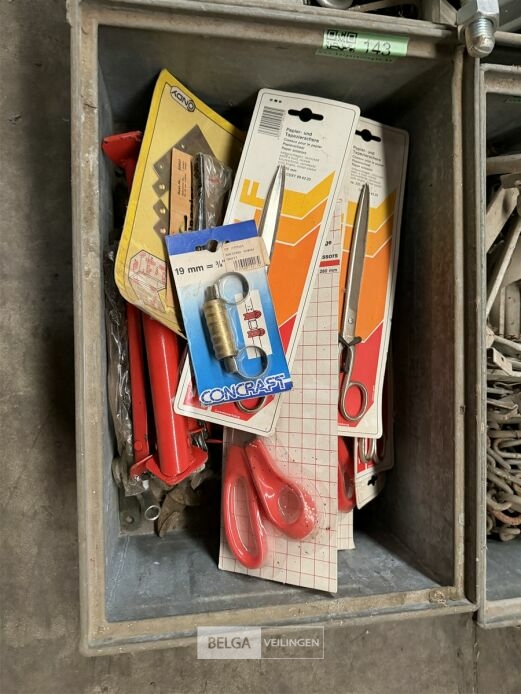 Bak met divers – foto 2 – kavel bij Belga Veilingen, Lummen