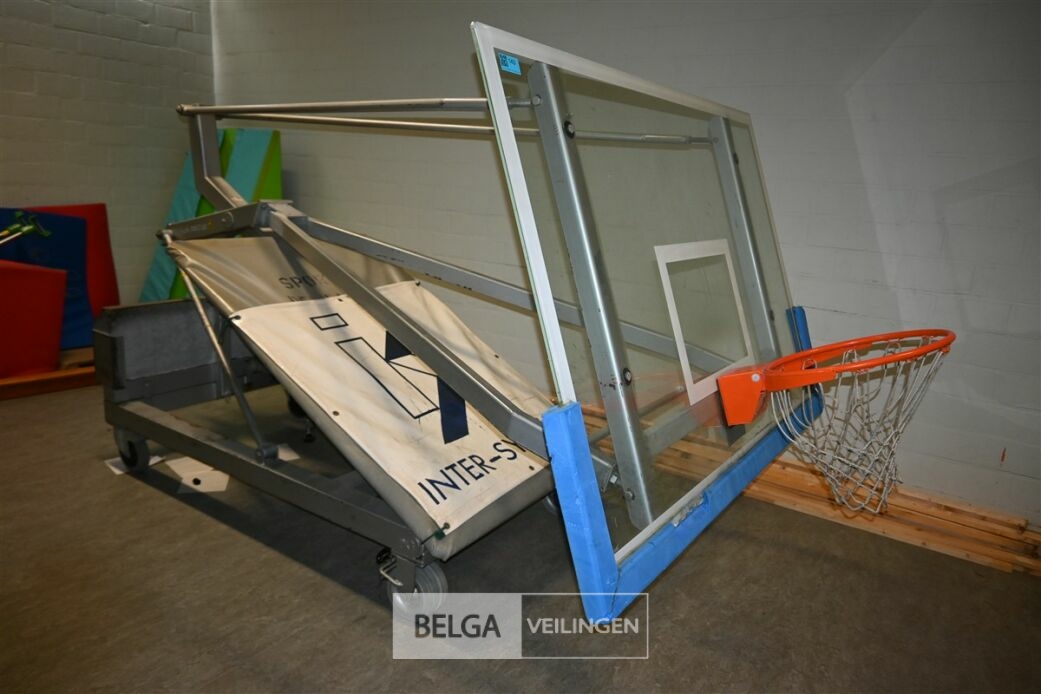 Inklapbare mobiele basketbalring – foto 2 – kavel bij Belga Veilingen