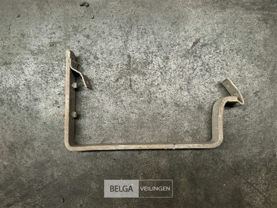 Bak met goothouders – foto 3 – kavel bij Belga Veilingen, Lummen