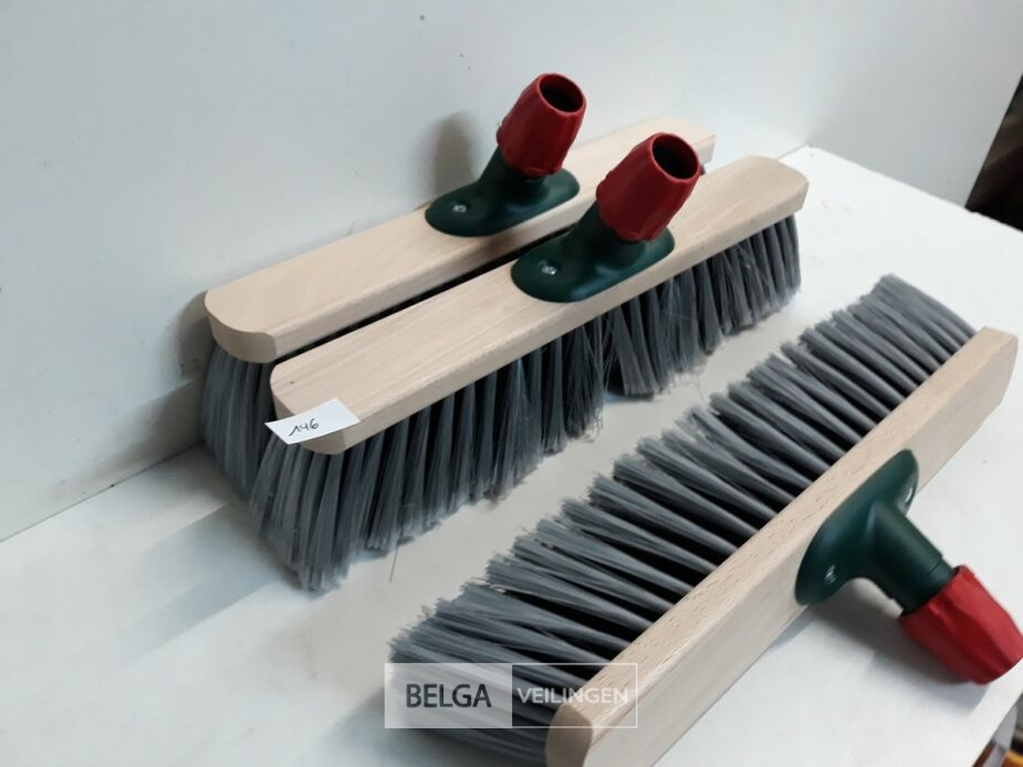 3 x Keerborstel zachte haren 40 cm – foto 3 – kavel bij Belga Veilingen, Oudsbergen