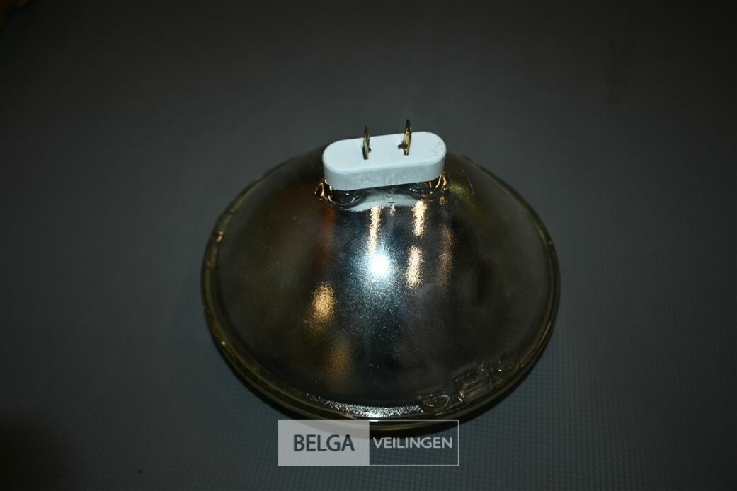 ± 12 lampen – foto 5 – kavel bij Belga Veilingen