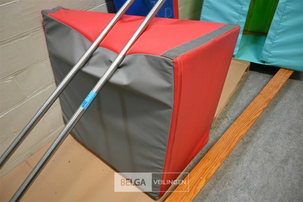 3 Diverse turnmatten – foto 6 – kavel bij Belga Veilingen