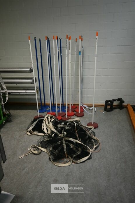± 18 Badminton kegels – foto 2 – kavel bij Belga Veilingen