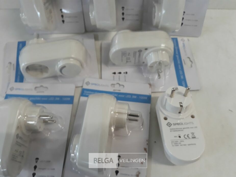 8 x Stekkerdimmer LED 3W-100W – foto 3 – kavel bij Belga Veilingen, Oudsbergen