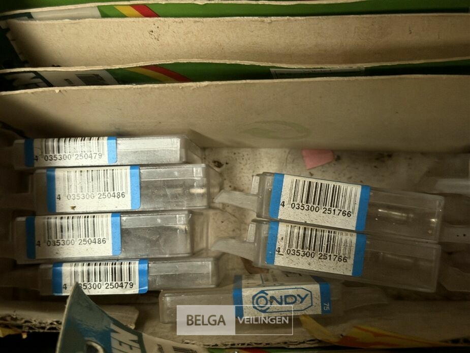 Bak met divers – foto 7 – kavel bij Belga Veilingen, Lummen