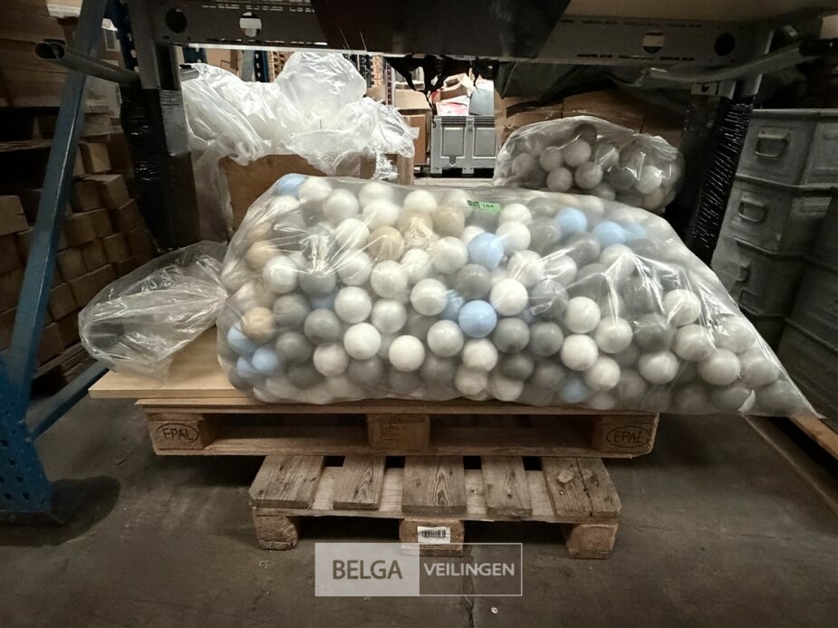 Speelballen – foto 2 – kavel bij Belga Veilingen, Lummen