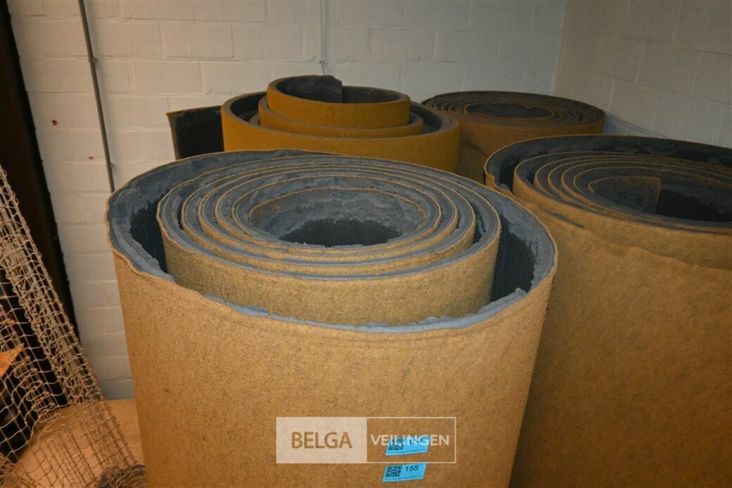1x Gele turnmat – foto 4 – kavel bij Belga Veilingen