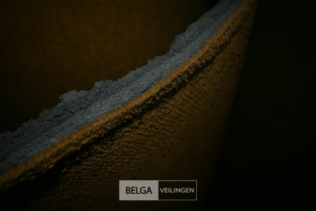1x Gele turnmat – foto 5 – kavel bij Belga Veilingen