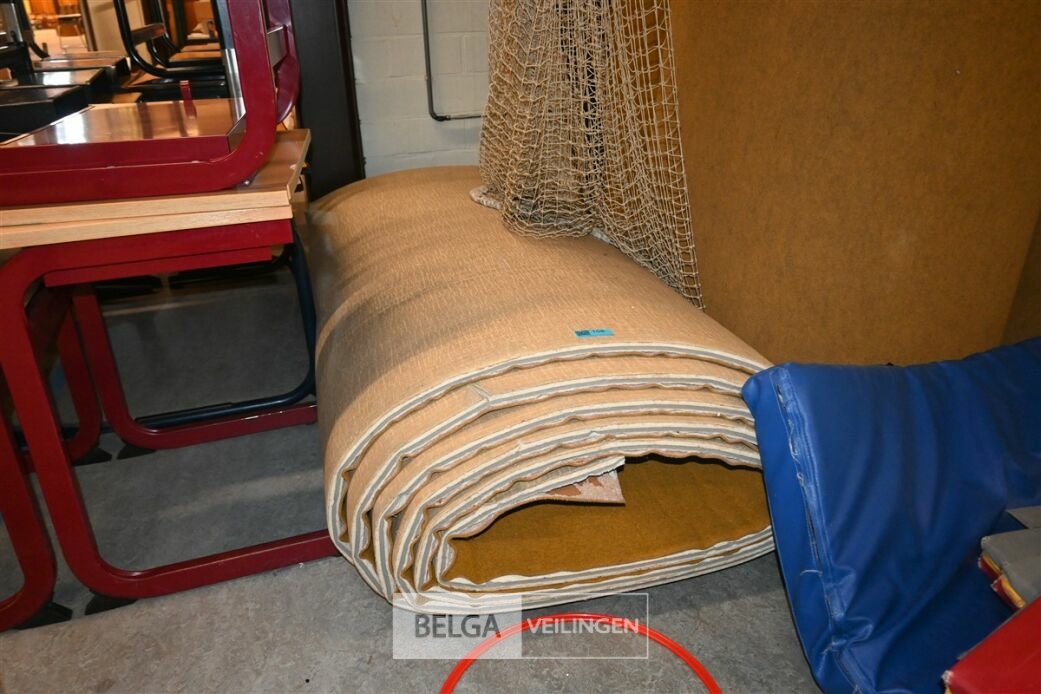 1x Gele turnmat – foto 2 – kavel bij Belga Veilingen