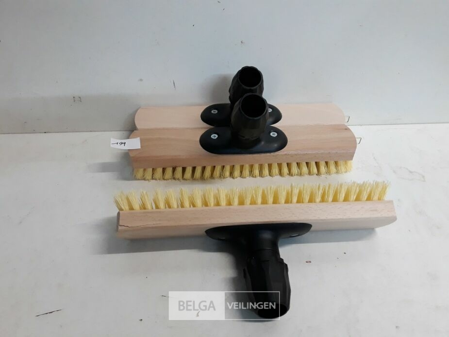 3 x Schuurborstel 28 cm – foto 2 – kavel bij Belga Veilingen, Oudsbergen