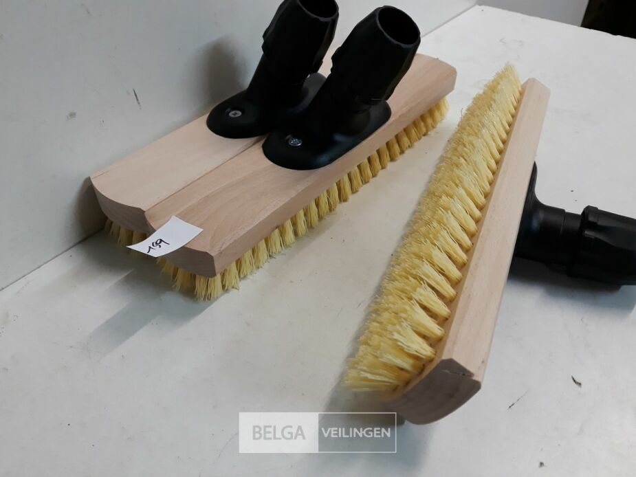 3 x Schuurborstel 28 cm – foto 3 – kavel bij Belga Veilingen, Oudsbergen