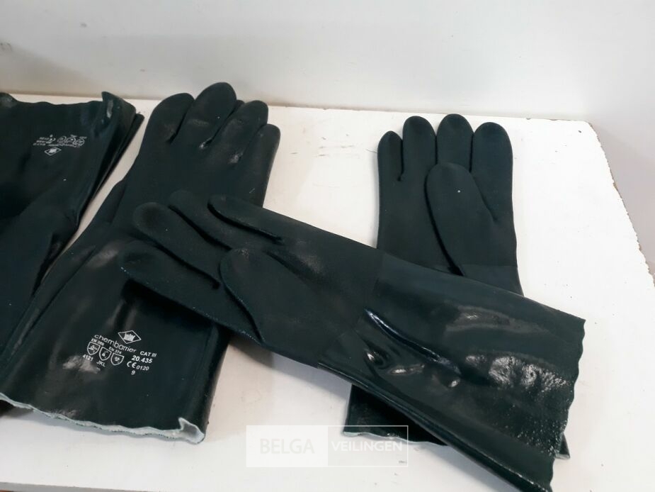 12 x Handschoenen chemicaliën maat 9 groen 33 cm – foto 3 – kavel bij Belga Veilingen, Oudsbergen