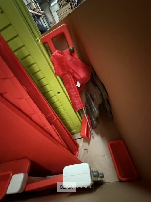 Speelhuisje SMOBY – foto 4 – kavel bij Belga Veilingen, Lummen
