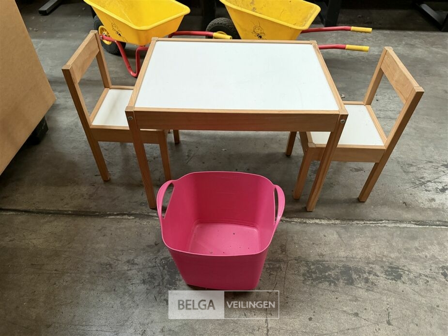 Kindertafel + 2 stoelen – foto 2 – kavel bij Belga Veilingen, Lummen