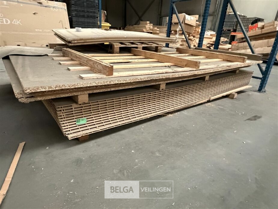 Diverse houten platen – foto 3 – kavel bij Belga Veilingen, Lummen