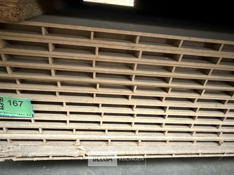 Diverse houten platen – foto 4 – kavel bij Belga Veilingen, Lummen