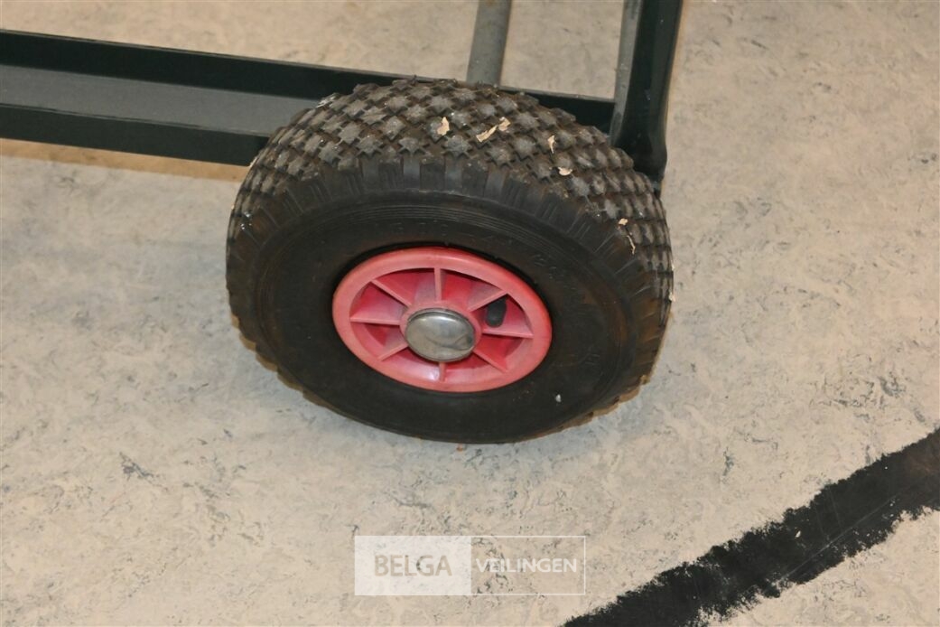 Frame vuilniskar – foto 7 – kavel bij Belga Veilingen